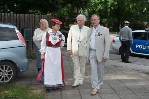 Tartu-laulupidu-2014-tule-suutamine-002