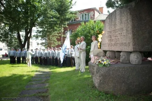 Tartu-laulupidu-2014-tule-suutamine-018