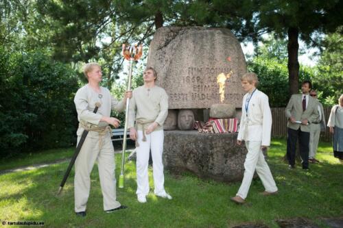 Tartu-laulupidu-2014-tule-suutamine-012