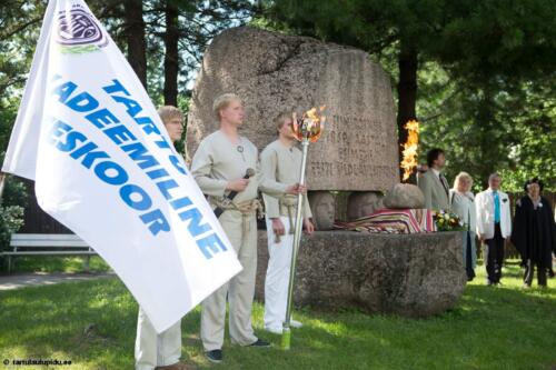 Tartu-laulupidu-2014-tule-suutamine-015