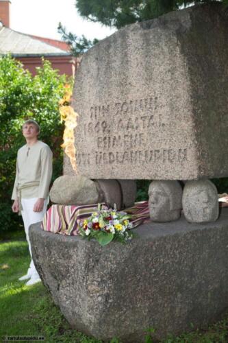 Tartu-laulupidu-2014-tule-suutamine-017